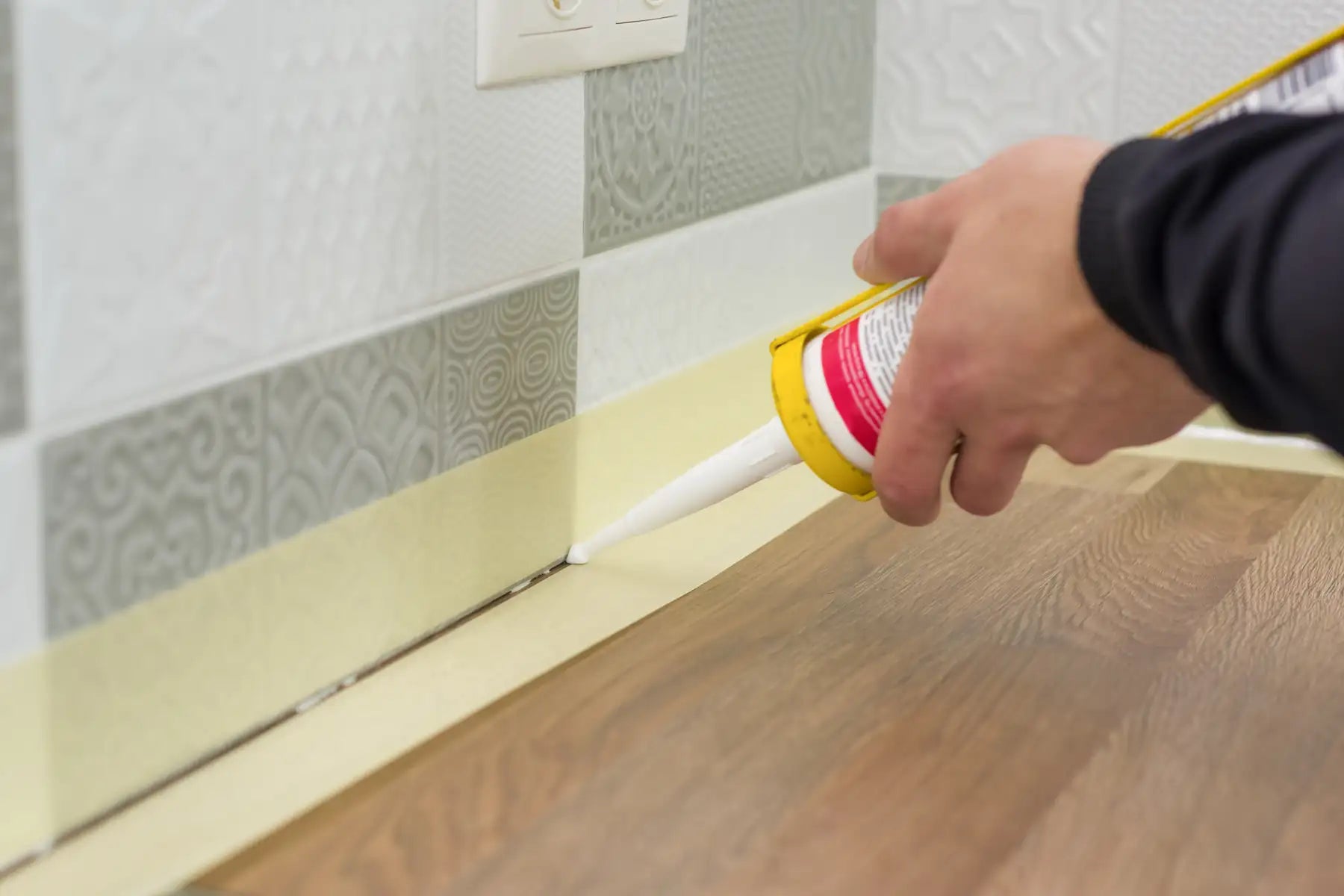 Siliconized Acrylic Sealants for Sealing Tile Backsplash